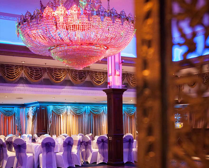 A banquet room with a Wembley chandelier.
